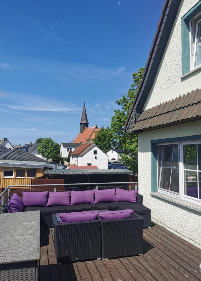 Ruegenferienhaus - Hafen Schaprode